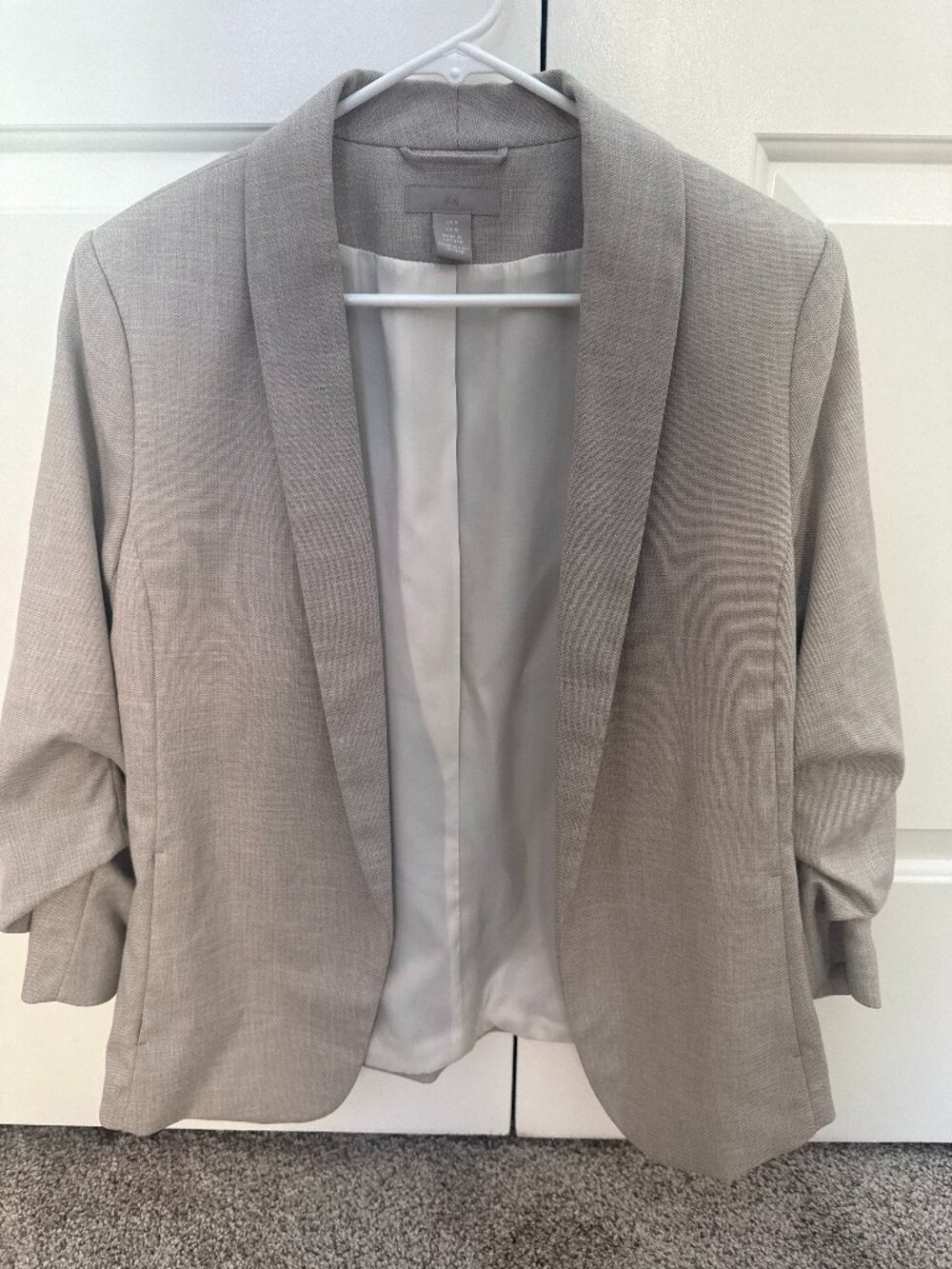 H&M 3/4 Sleeve Pintuck Blazer